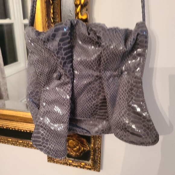 Carlos Falchi fatto a mano phython print mettalic crossbody bag - Picture 2 of 7